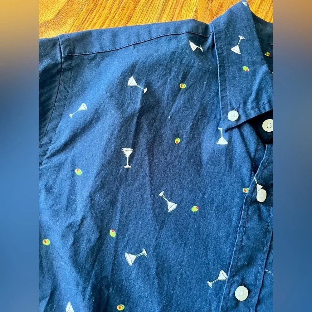 J. Crew Flex wash navy button down. mens small martini glass olives cocktail